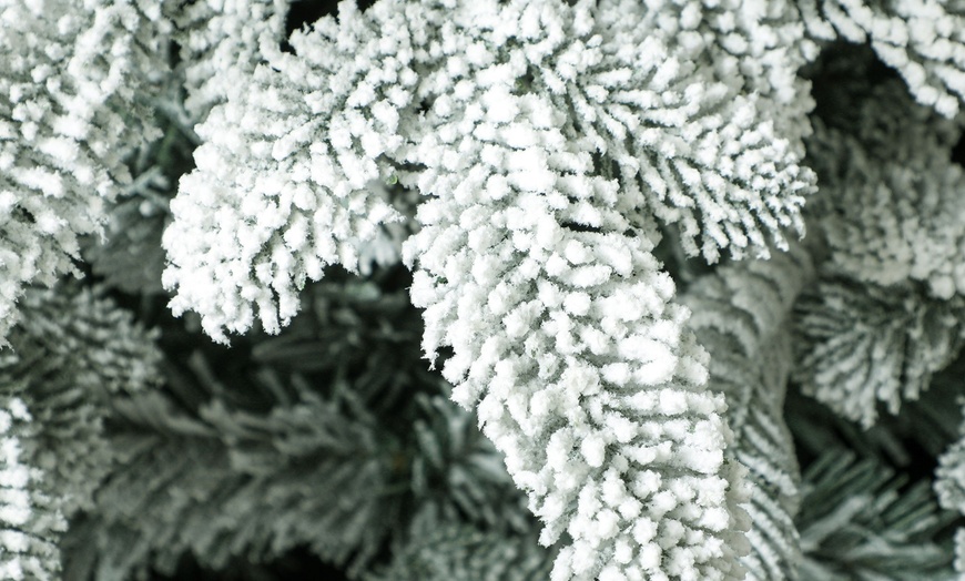 Image 8: HomCom Artificial Christmas Tree - 6ft or 7ft