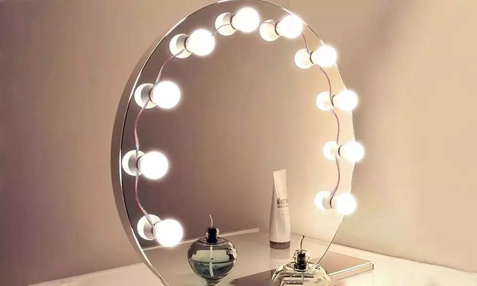 1x oder 2x Lichterkette mit 10 LED-Kugeln für Spiegel in Weiß - Primary Image