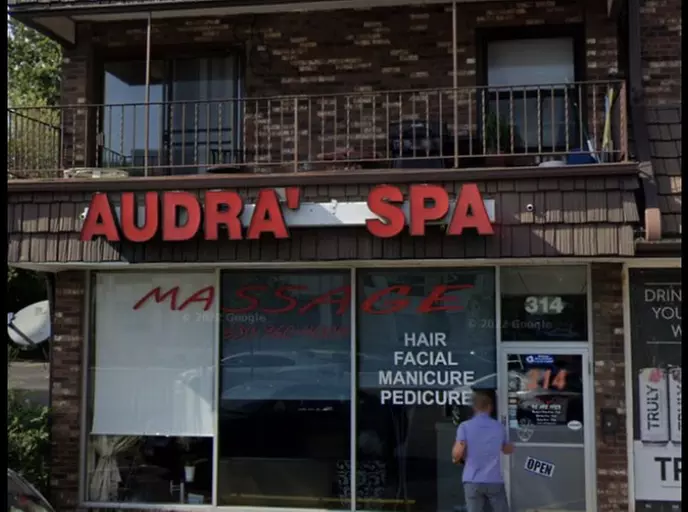 Relax Yourself with a 45 Minute Deep Tissue Couples Massage