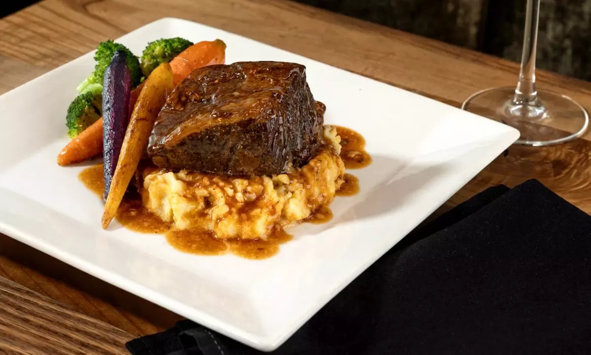 Authentic French Dining & Epicurean Wines in Daytona Beach