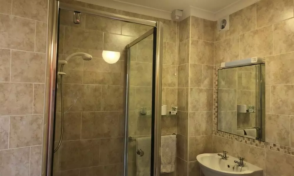 Torquay: Two Nights Stay with Wifi and  Private Parking