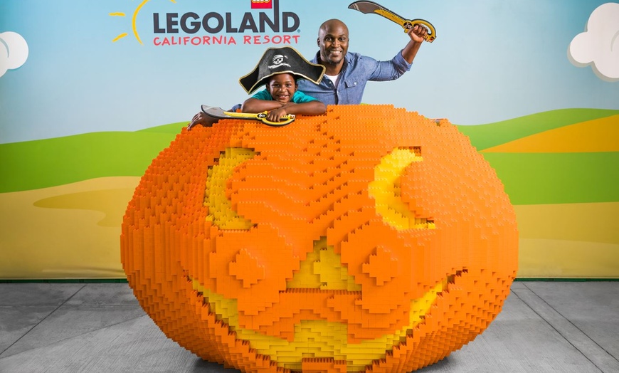 Image 3: Steps from LEGOLAND with fun themed rooms & early park entry