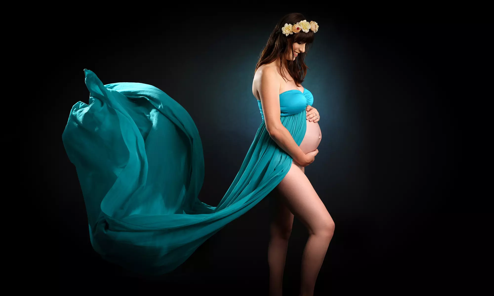 Maternity photoshoot with an soft copies on USB