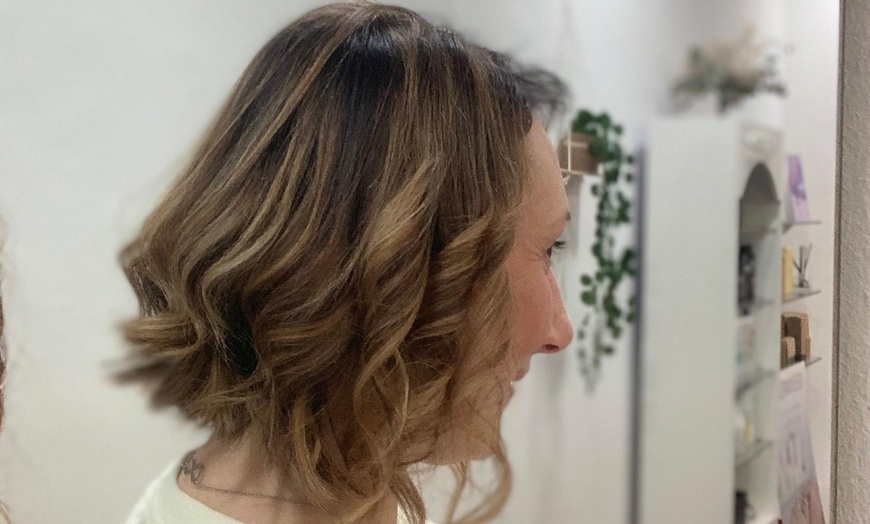 Image 3: Tratamiento capilar con principios activos y corte de puntas para 1