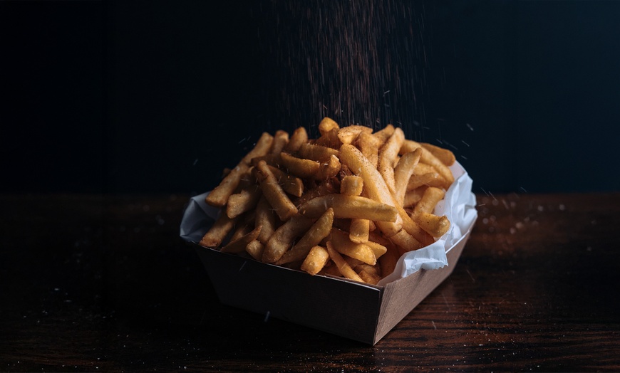 Image 6: Acceso a salas de bateo o menú para 2, con duración a elegir
