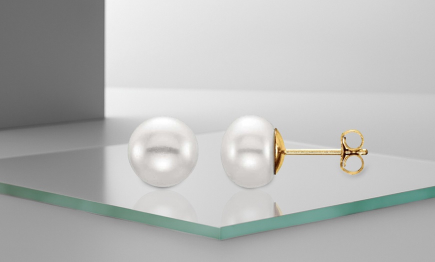 Image 1: 14K Yellow Gold Plated 6-7 mm White Freshwater Cultured Pearl Stud Earrings 