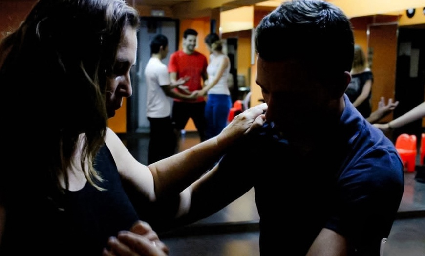 Image 11: Bono de 4, 8, 16 o 24 clases de baile a elegir para 1 persona