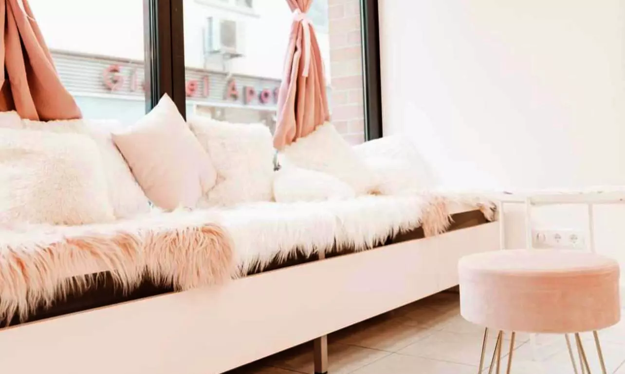 Wimpern- und/oder Augenbrauen-Lifting inkl. Färben für 1 Person