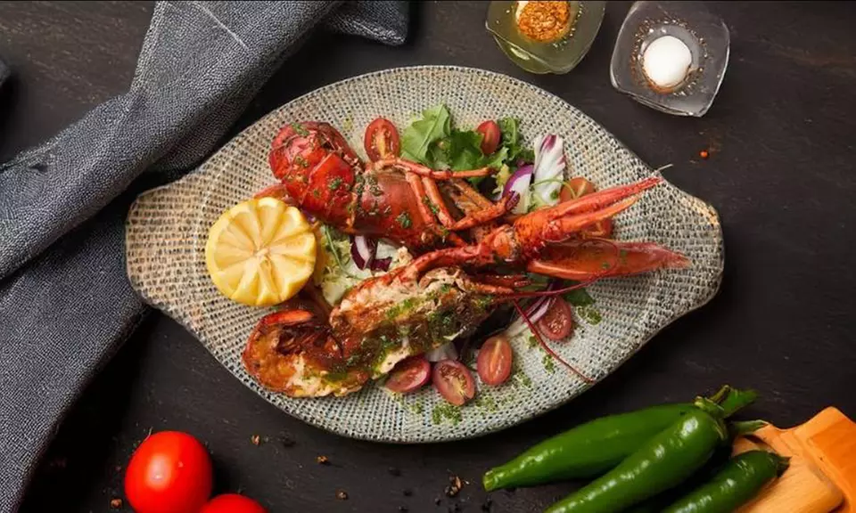 Menú de paella o marisco con bebida para 2 o 4, a pocos pasos del mar