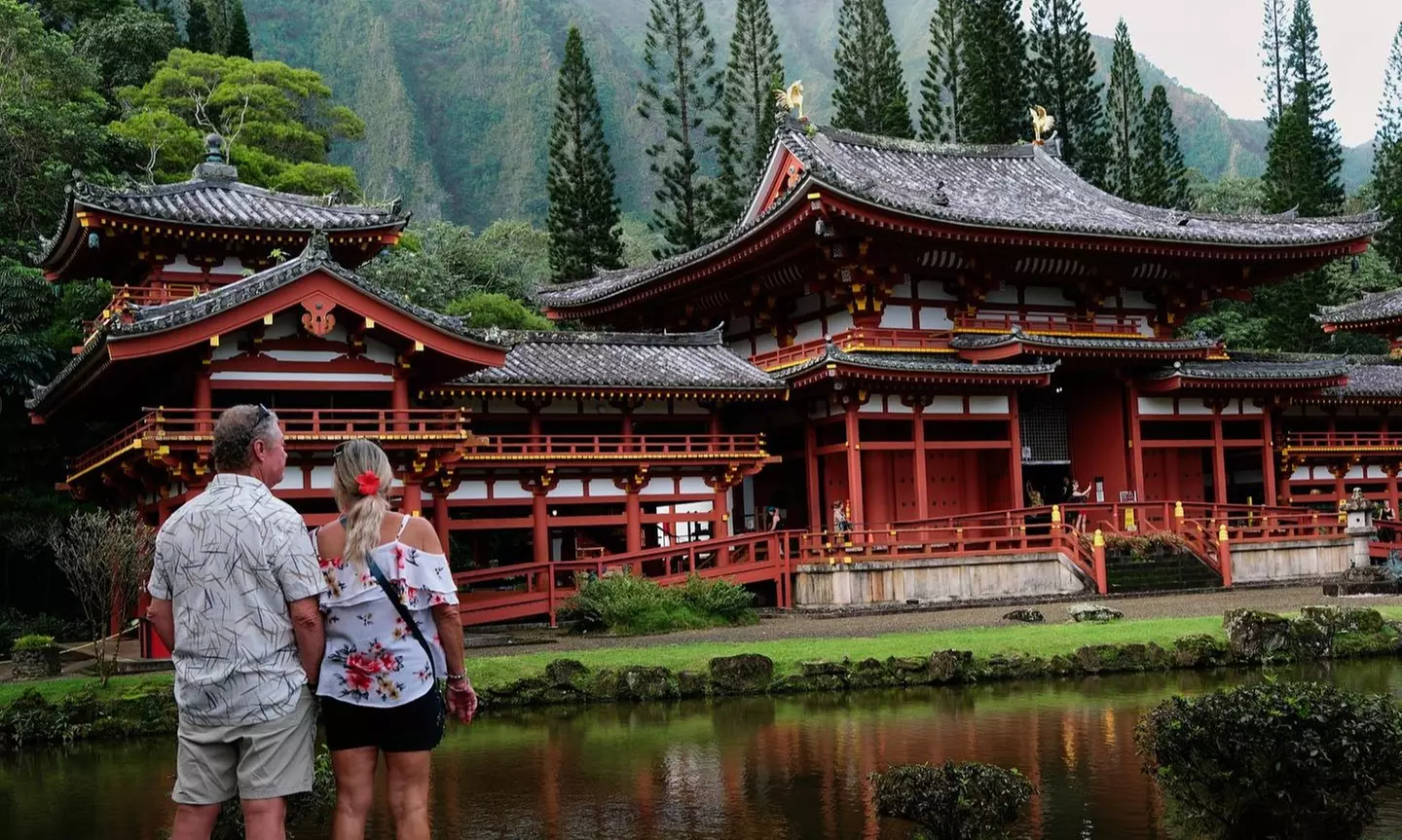 All Day Oahu See It All Circle Island Tour with 10+ Stops! 