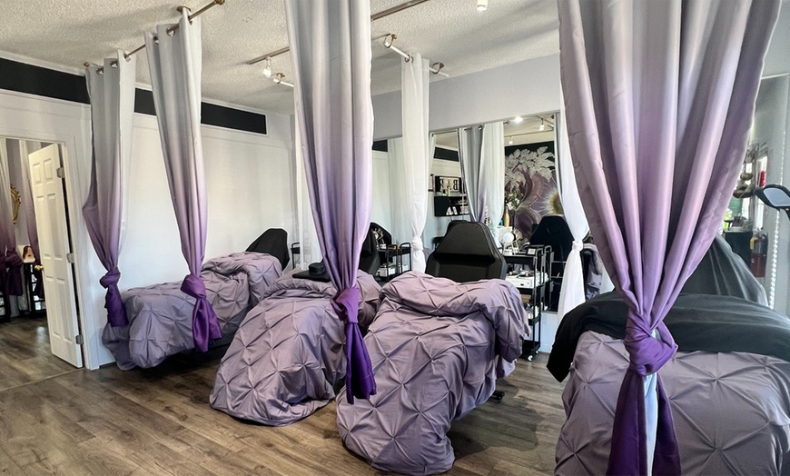 Image 1: One, Two, or Three Spa Facials with Relaxing Scalp Massages

