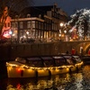 Image 3: Amsterdam Light Festival vanaf het water in luxe open sloep