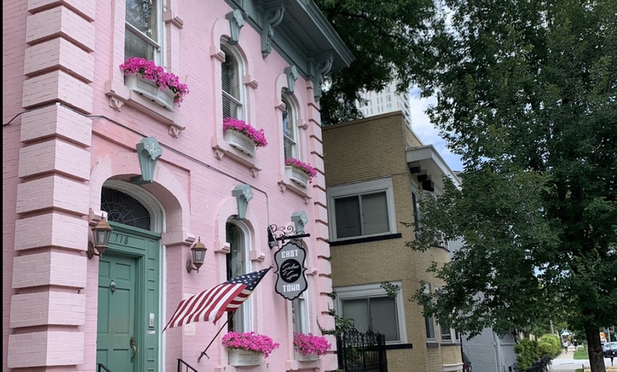 Image 4: Eyelash lift and tint services for darker, voluminous lashes