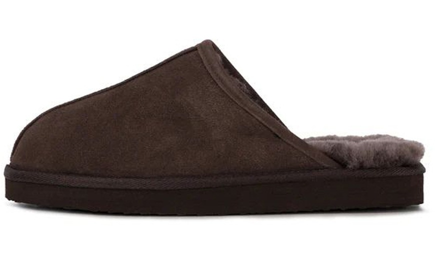 Image 2: Redfoot Men's Sheepskin Mule Slippers