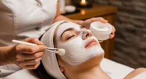 30-40 Min. Klassische oder Willkommens Care Gesichtsbehandlung für 1 Person (bis zu 58% sparen)