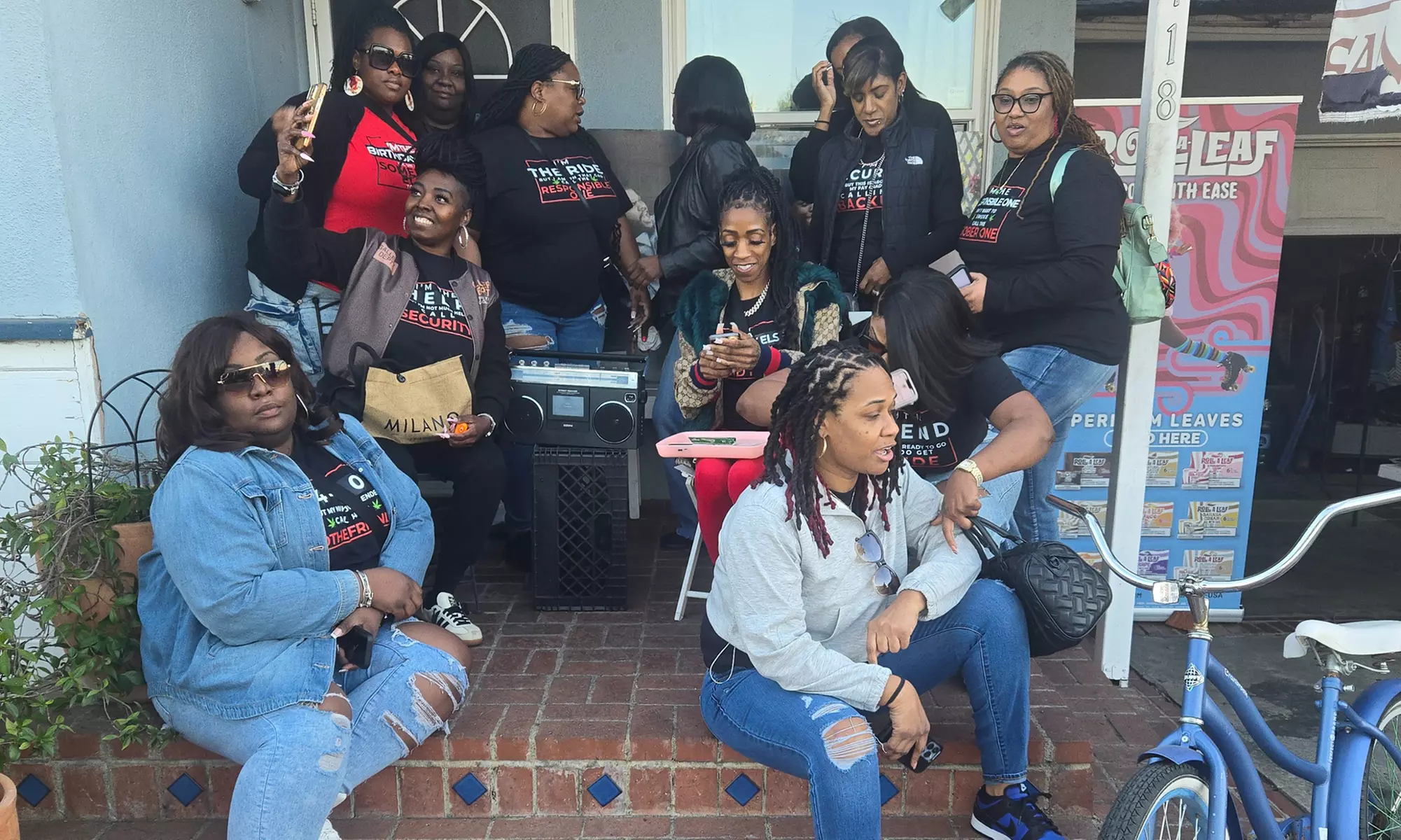 Self-Guided Hood Tour LA – Car Pass for 3 or 6 Guests 