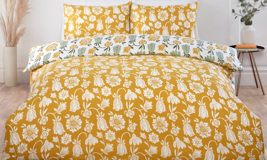 Image 2: Floral Reversible Duvet Sets