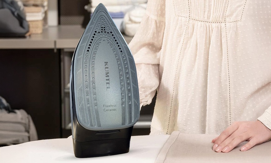 Image 2: Fer à repasser à vapeur avec réservoir 1,5 L 2400 W