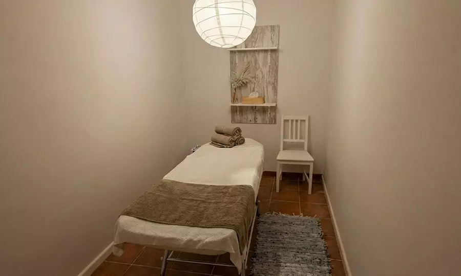 Masaje corporal completo de técnica relajante o descontracturante