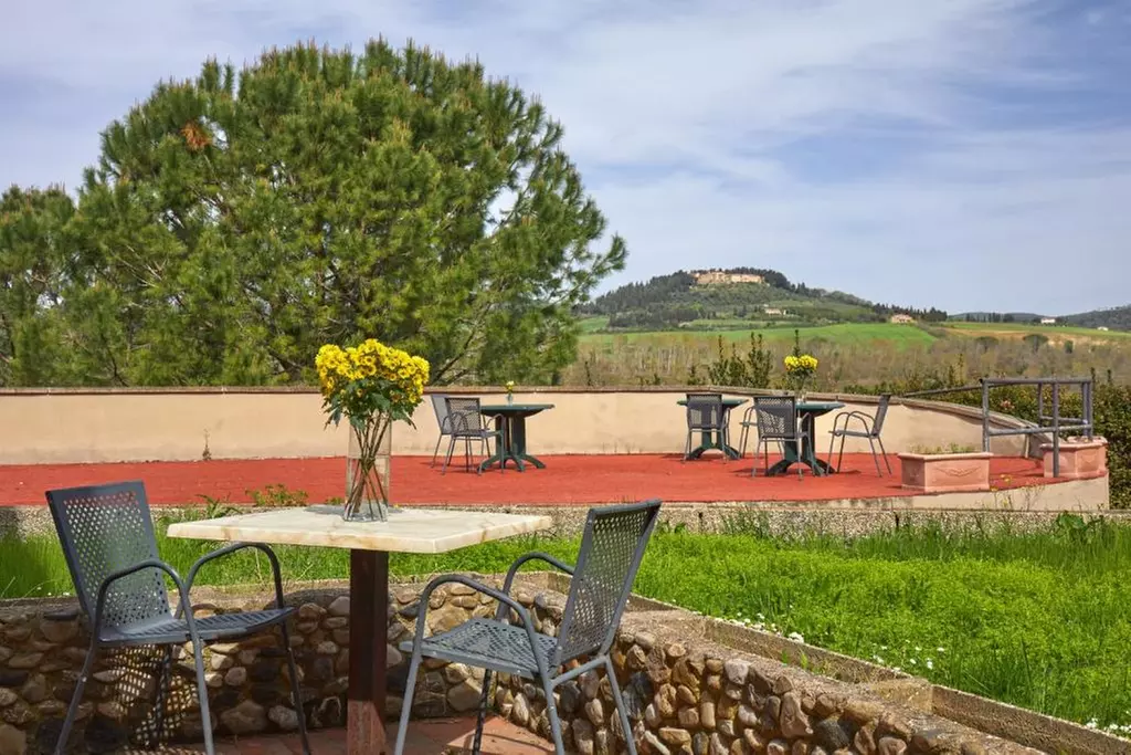 Val di Cecina: camera Standard con colazione o mezza pensione e Spa