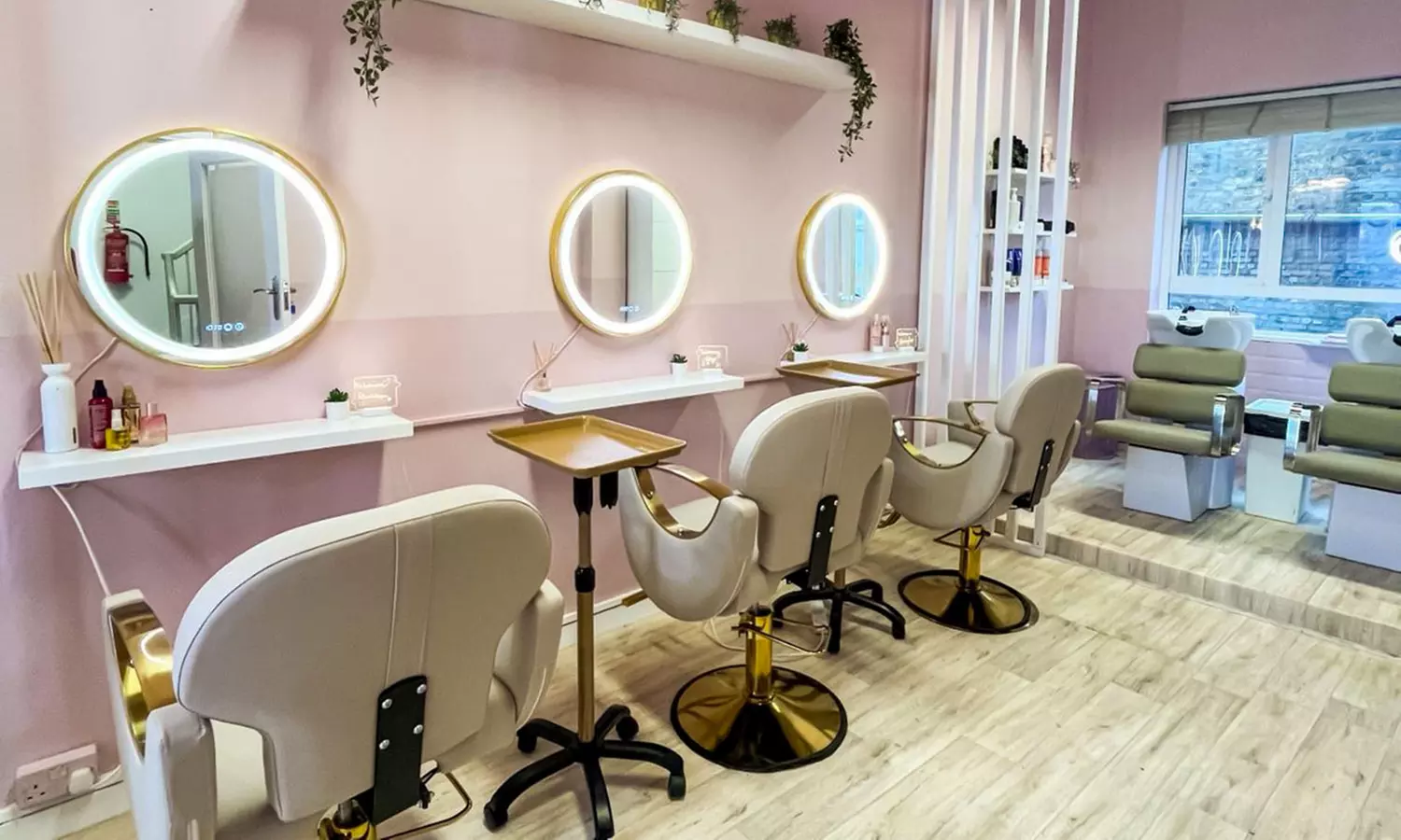 Get a Hair Wash, Conditioning & Blowdry with Cut or Brazilian Keratin