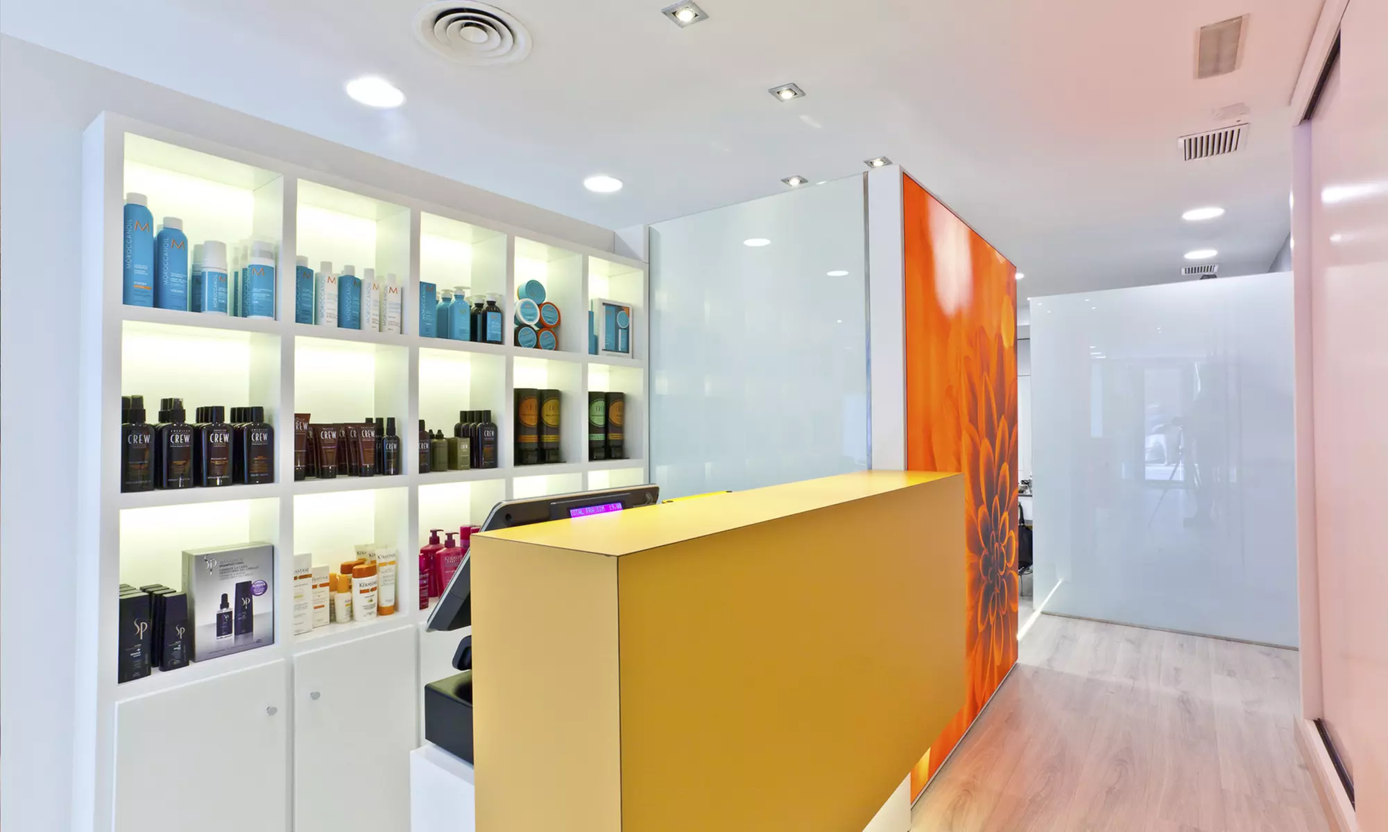 Luce una melena más suave y lisa con Alisado de Keratina u Orgánico