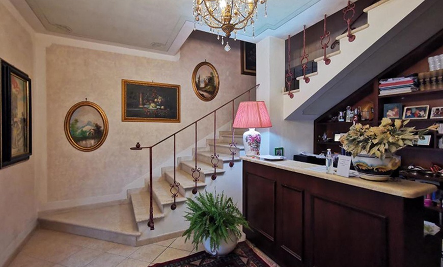 Image 4: Saturnia: fino a 3 notti, colazione + bottiglia di vino