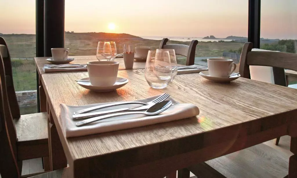 Finistère en 4* : chambre double avec balcon vue jardin, option pdj