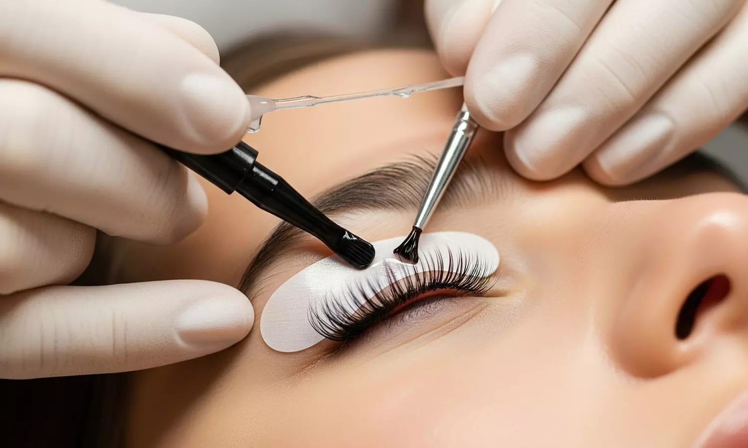 Lifting y tinte de pestañas con opción a diseño de cejas