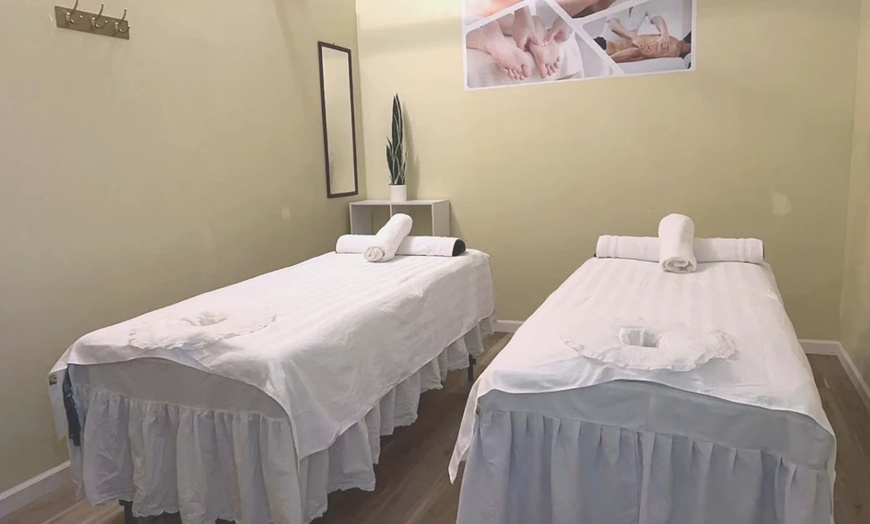 Image 3: Massages for 1 or 2 with Optional Hot Stones at Paris Spa 