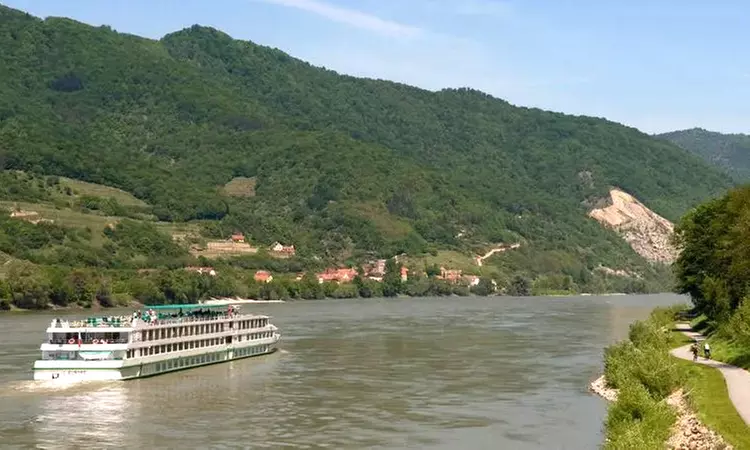 ✈ 7-Day European Vacation with 3 or 4-Night Rhine River Cruise & Air