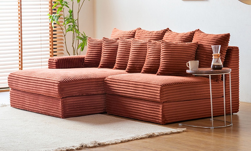Image 11: Canapé d'angle "Kendari" de Kocoon en velours côtelé