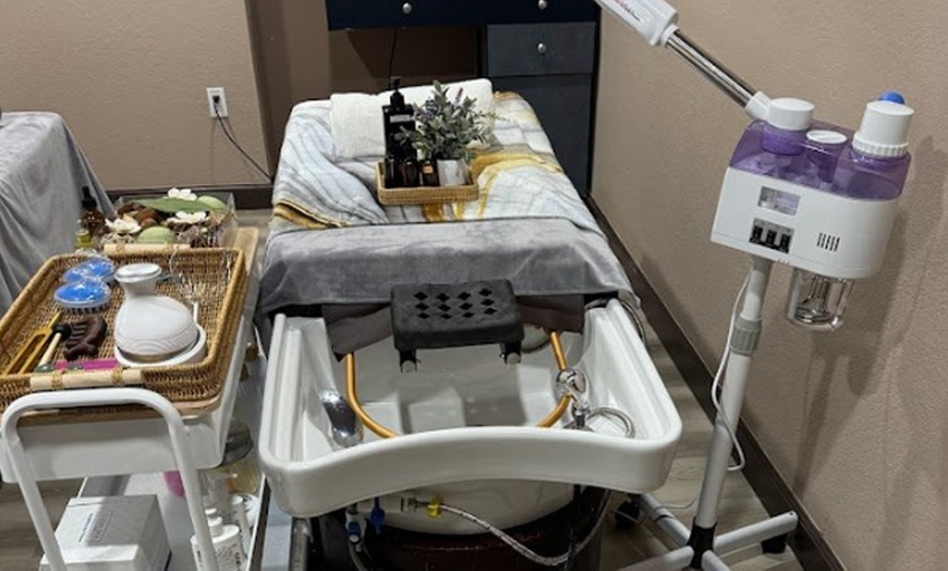 Image 8: Enjoy a 30 or 60 Minute - Classic or Deep Tissue Massage for One 