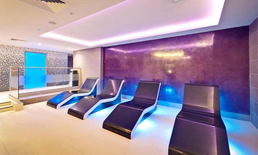 Image 3: Merseyside, Liverpool: Stay with Breakfast, Spa Treatment & Dinner