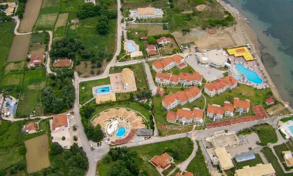 ✈ Corfù, Estate 2026: Volo diretto più 7 notti in hotel