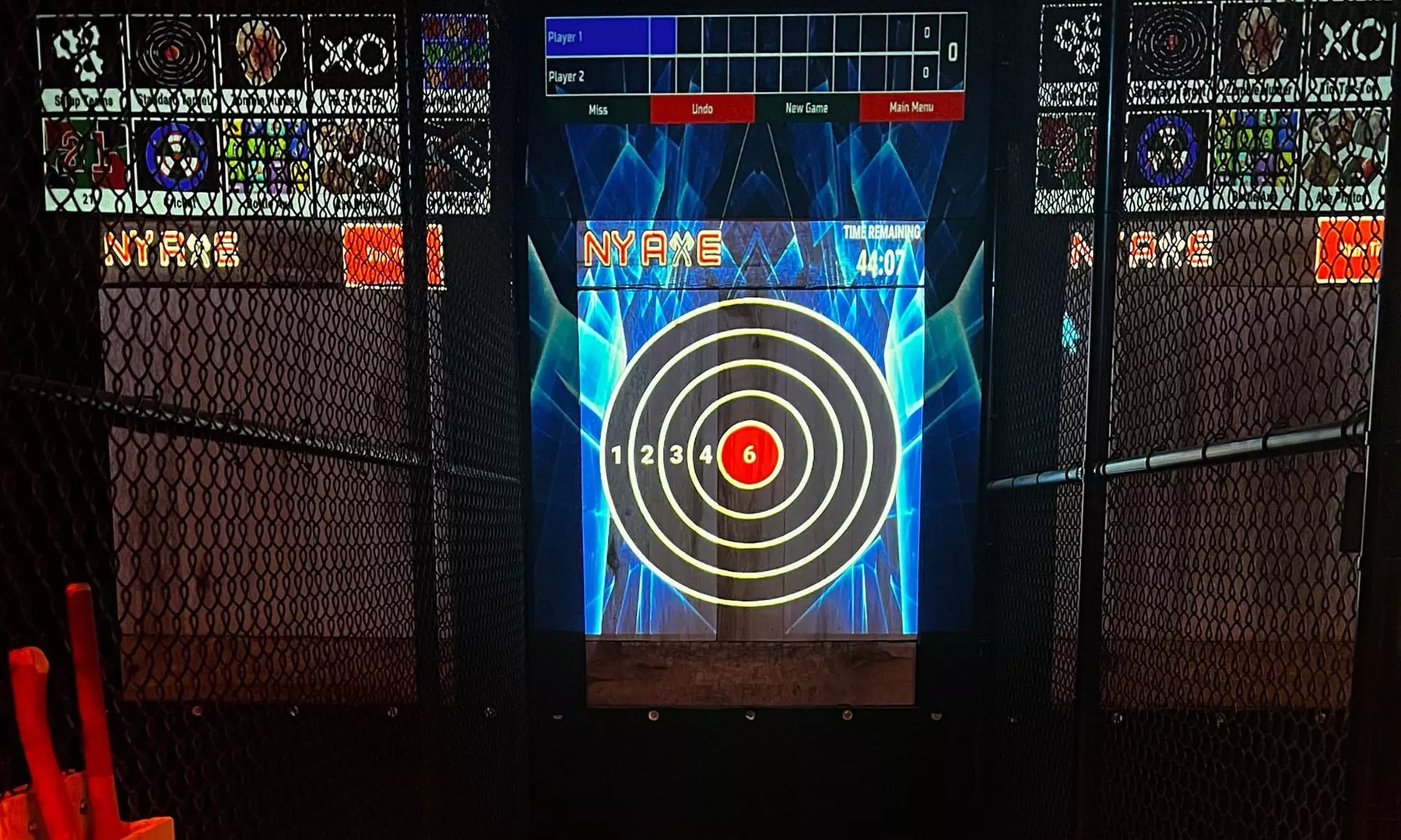 60- or 90-Min Axe Throwing Experience for 2, 3, 4, 5 or 6 People