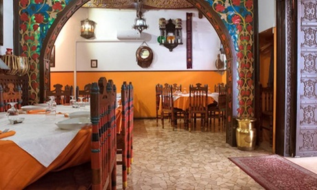 Menu tipico indiano di carne o vegetariano con dolce e pane nan per 2 persone al ristorante Taj Mahal