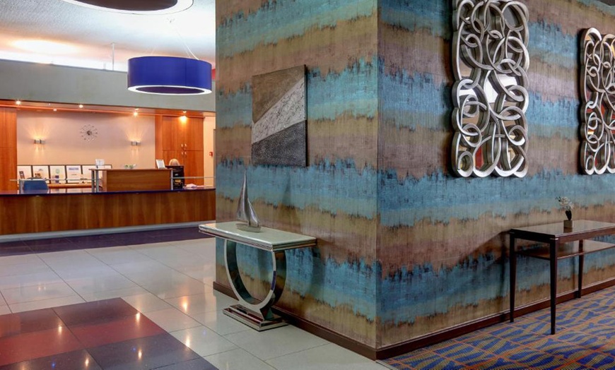 Image 7: Swansea: 1 or 2 Nights with Breakfast, Early Check-In & Late Check-Out