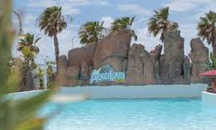 Image 33: Entrada para niño o adulto a parque acuático Aqualava en Lanzarote