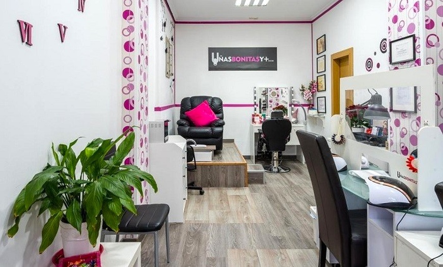 Image 2: Sesión de manicura, pedicura o ambas con esmaltado a elegir para 1