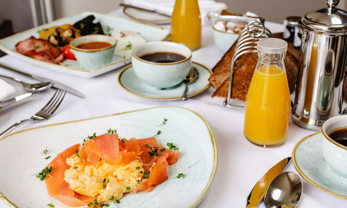 Cumbria: Superior/ Deluxe Garden Room with Breakfast