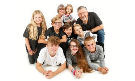 Family photoshoot with 10 prints - Balance Photography Studio