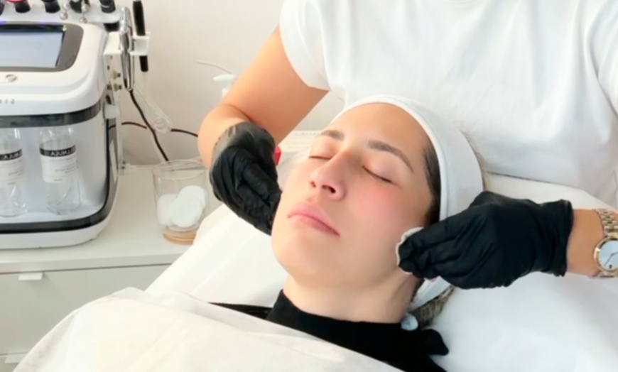 Image 2: 1 o 3 masajes a elegir entre relajante y descontracturante de 1 h