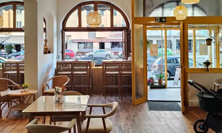 Korean Fried Chicken nach Wahl inkl. Pommes / Süßkartoffel & Softdrink