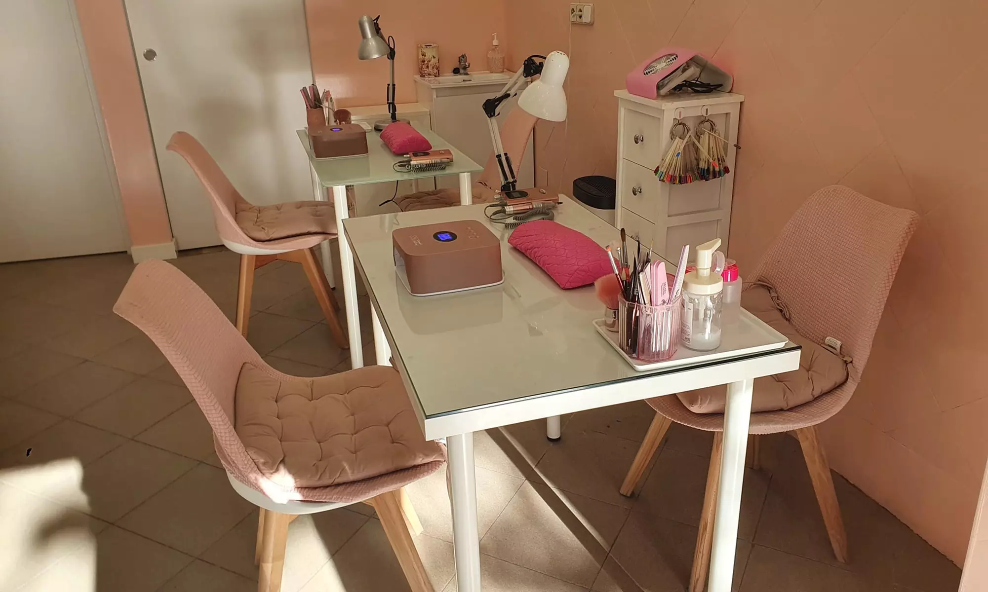 Manicura, pedicura o ambas a elegir entre clásica o prémium para 1