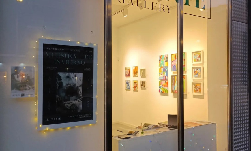 Image 6: Taller de posavasos de mosaico en galería de arte en Madrid centro