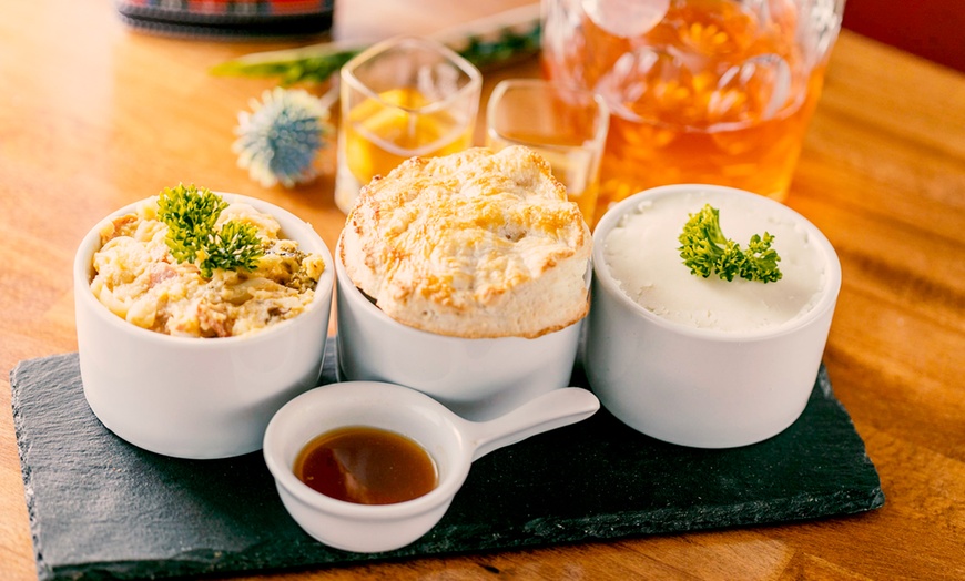 Image 2: Whisky and Wine Discover Experience for Up to 4 - Glasgow | Edinburgh