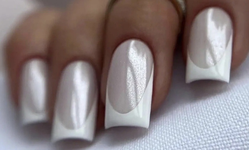 Image 1: Quick and Gorgeous Mani-Pedi for All Occasions