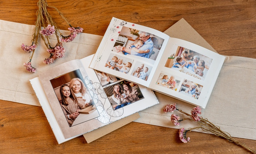 Image 2: Przenieś wspomnienia na papier: Fotoksiążka w pudełku prezentowym