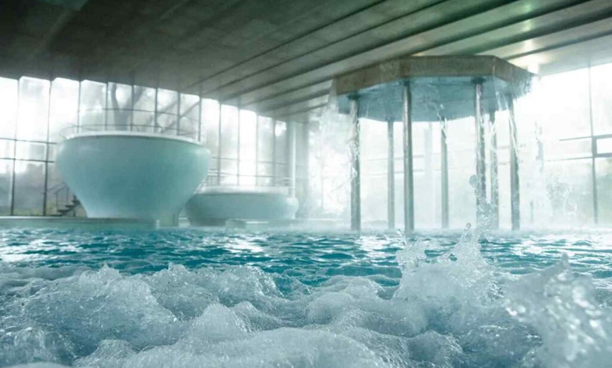 Image 4: Escapada Termal Deluxe: Relax y Bienestar en Hotel Termes Montbrió 4*